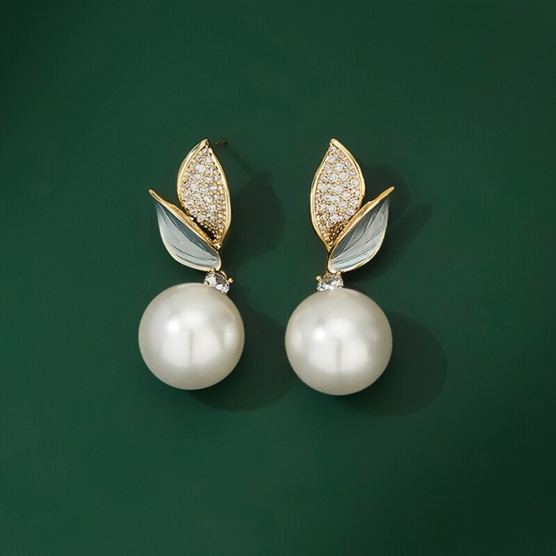 Éternelle Luxusní náušnice s 11 mm bílou perlou Dafné