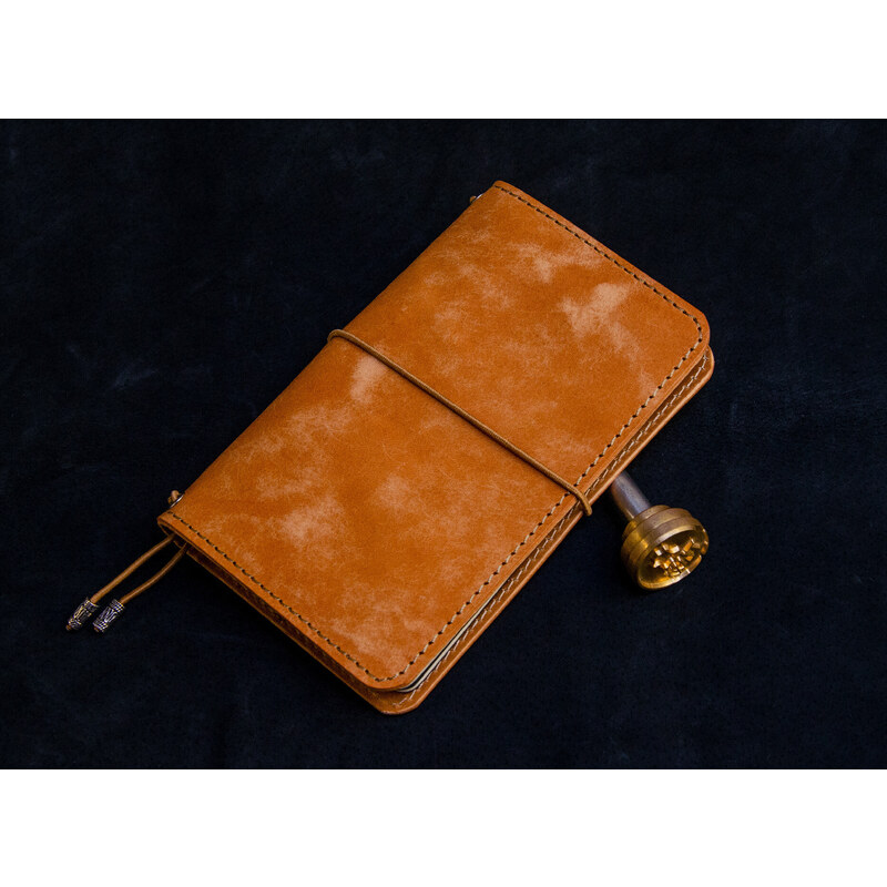 TlustyLeatherWorks Prémiový kožený zápisník PUEBLO ve stylu Midori vel.: CLASSIC (110x200mm)