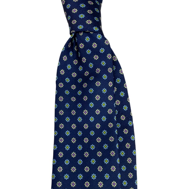 Kolem Krku Tmavě modrá kravata Soft Silk s drobnými květy