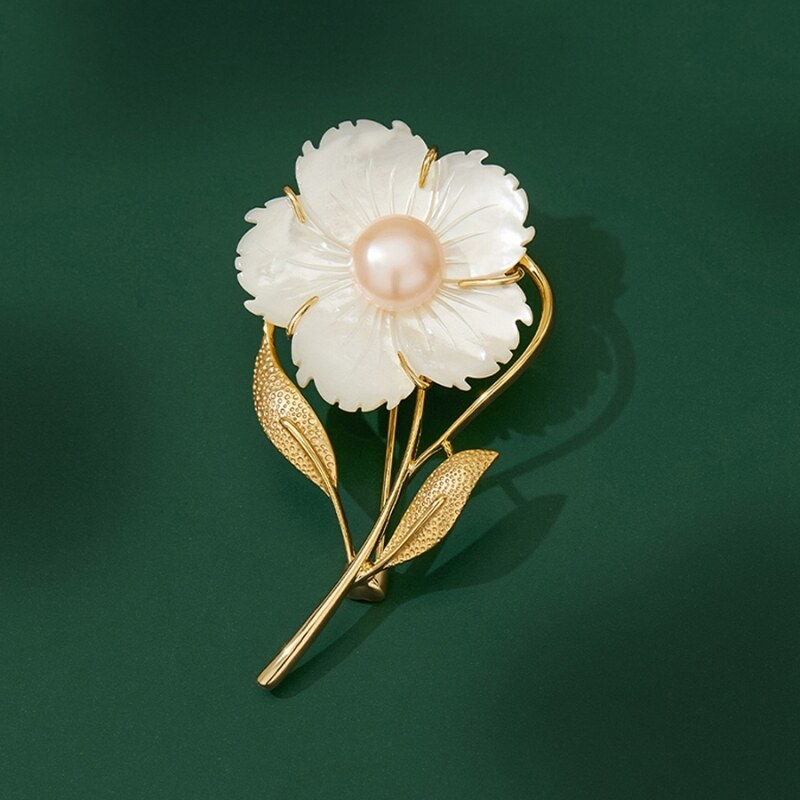 Éternelle Brož s pravou perlou Christina - květina