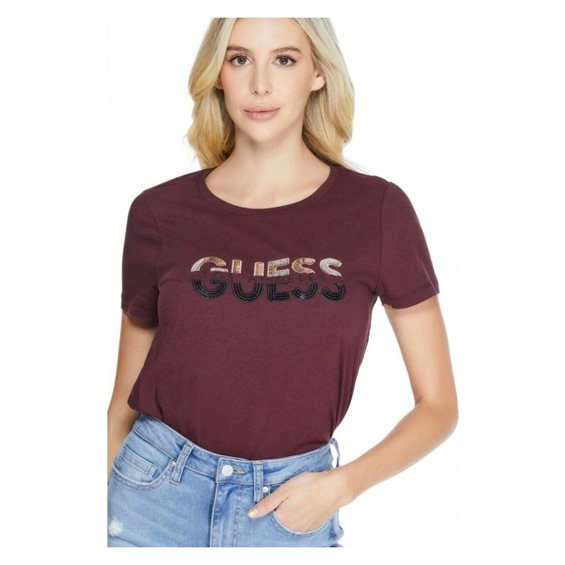 GUESS tričko Huger Split Sequin Logo Tee marmont red XS Vínová