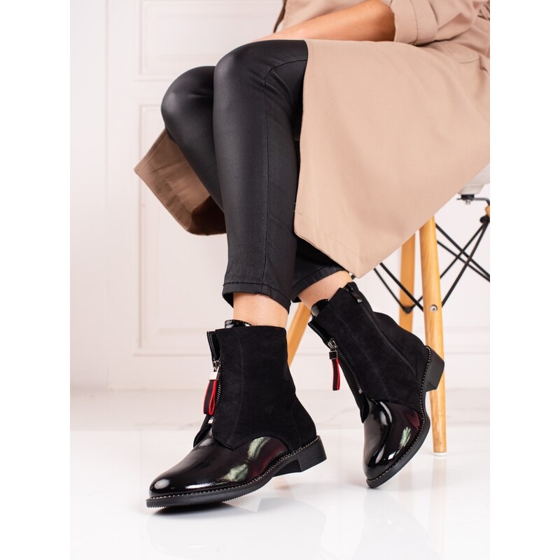 Pohodlné kotníčkové boty dámské černé na plochém podpatku