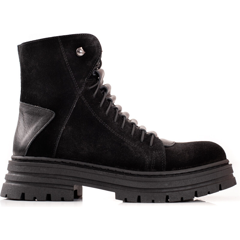 Shelvt Black shelovet natural leather trappers