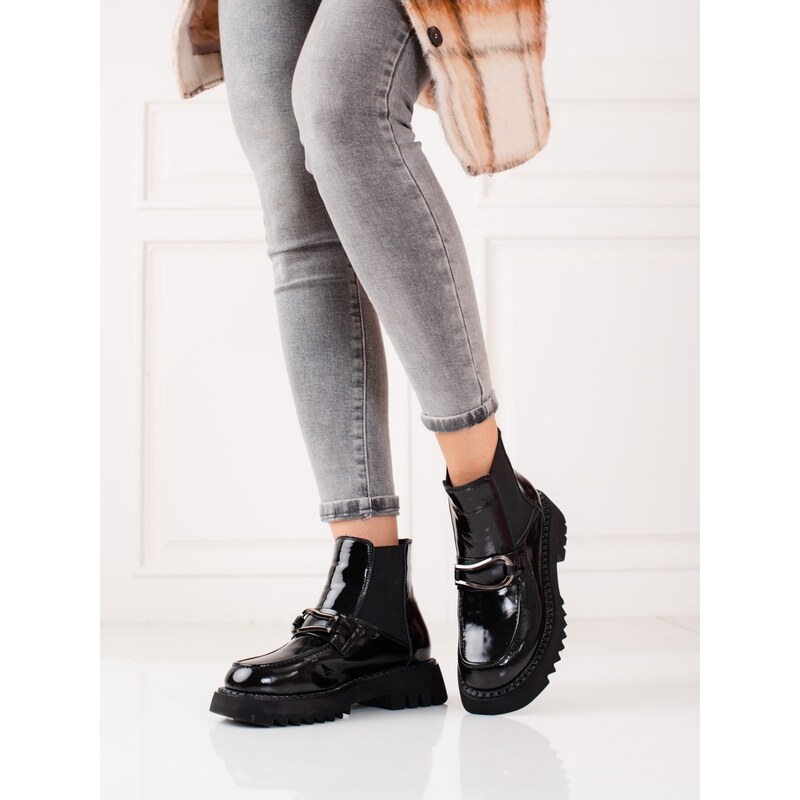 Exkluzívní černé dámské kotníčkové boty na plochém podpatku