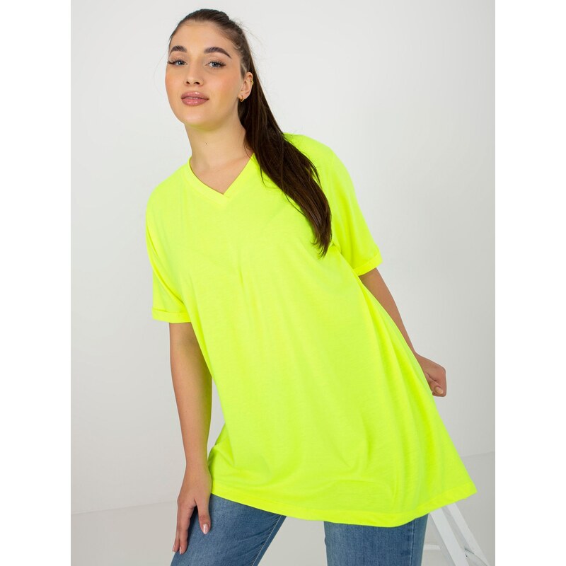 Fashionhunters Fluo žlutá hladká halenka plus size s výstřihem