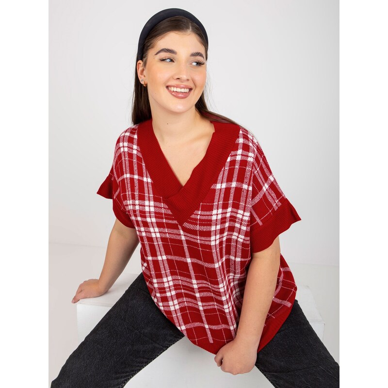 Fashionhunters Červená kostkovaná pletená vesta větší velikosti