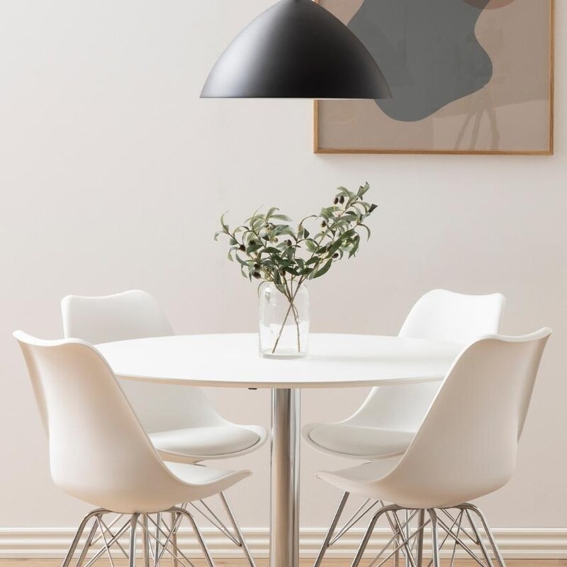 Scandi Bílá plastová jídelní židle Erisa s chromovou podnoží
