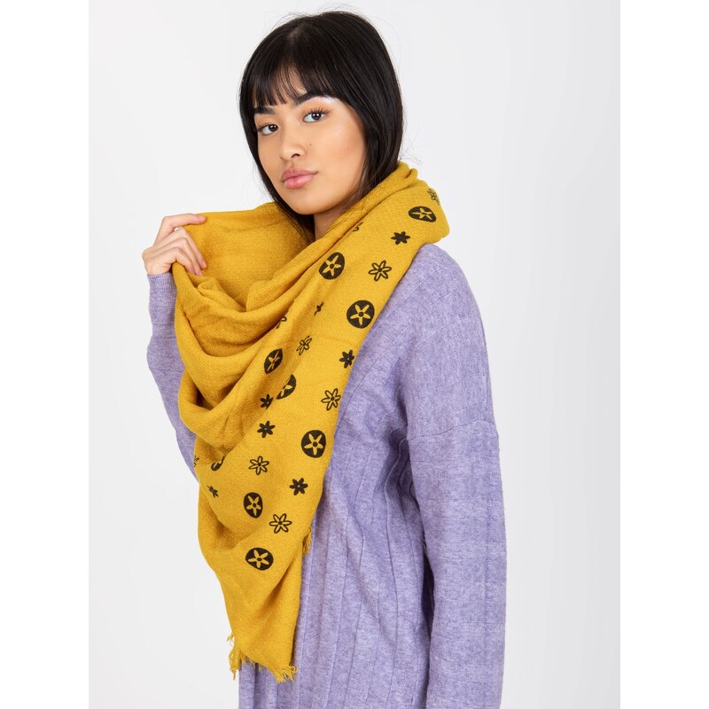 Fashionhunters Žlutý dámský šátek s potiskem