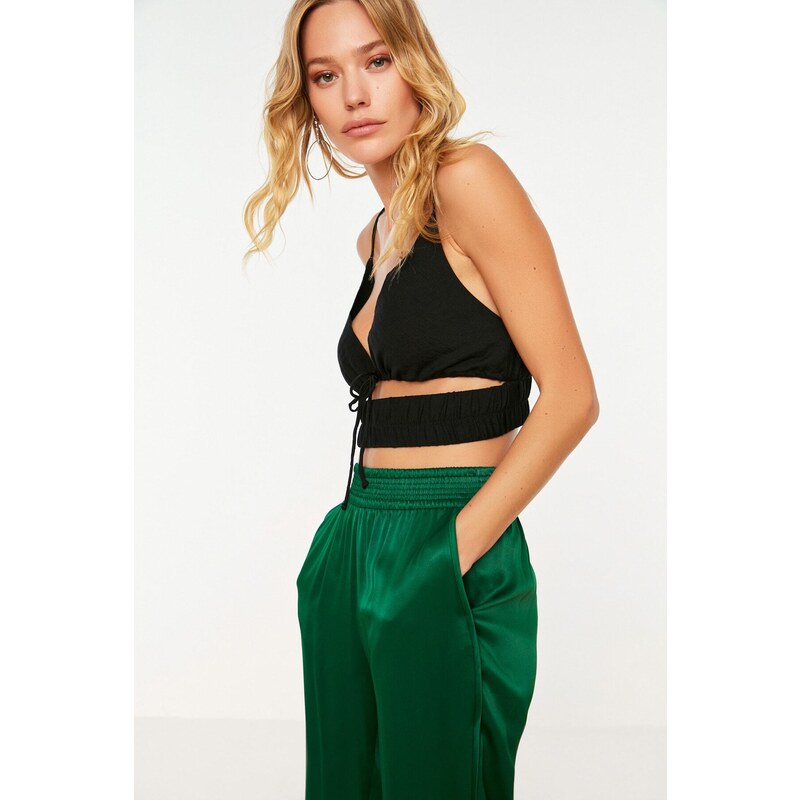 Trendyol Crop Top - Černý - Jednobarevný