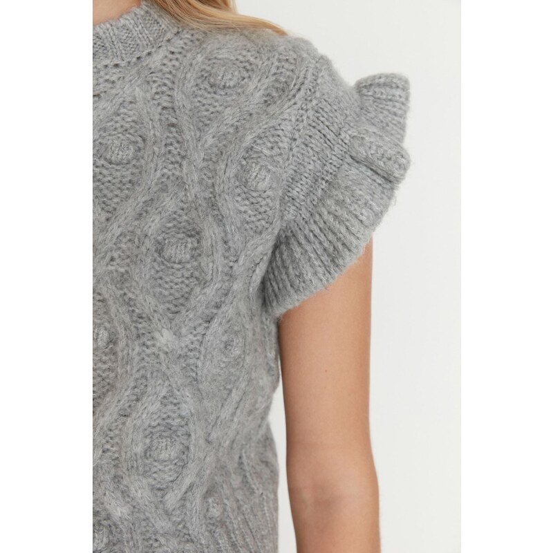 Trendyol šedá plodina, měkký texturovaný pletený svetr