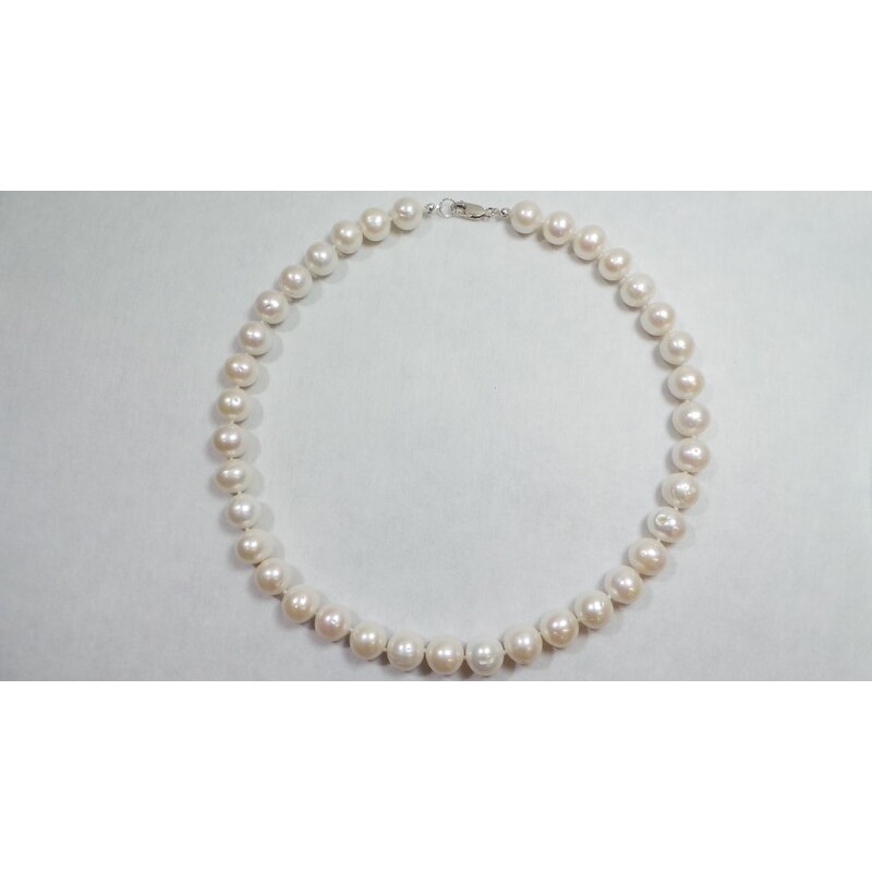 Náhrdelník z velkých bílých perel