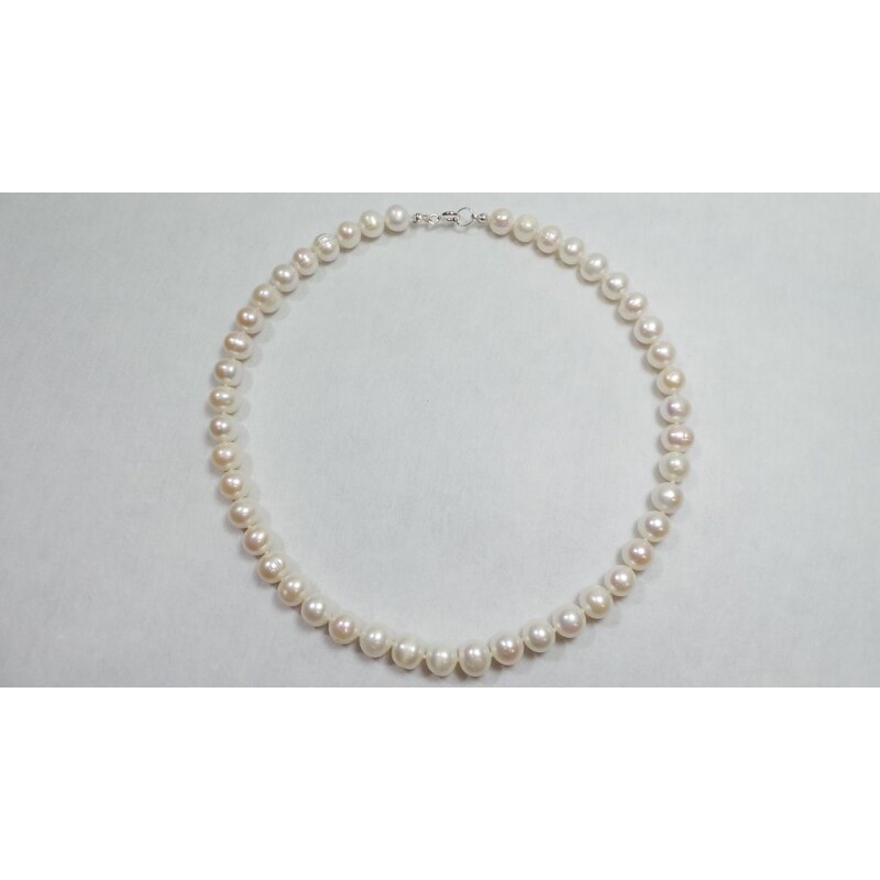 Náhrdelník z bílých středních perel