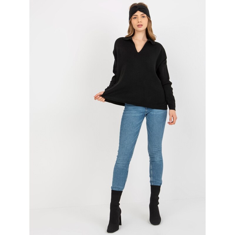 Fashionhunters Černý hladký oversize svetr s límečkem