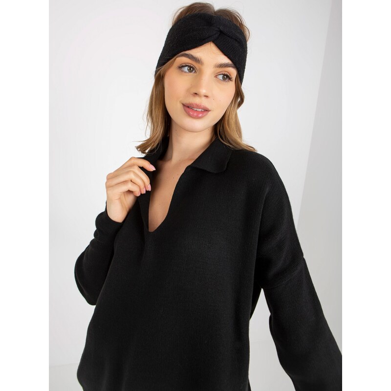 Fashionhunters Černý hladký oversize svetr s límečkem