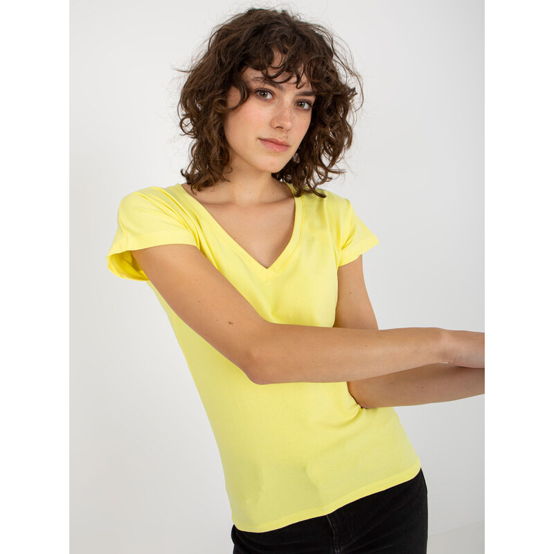 BASIC Světle žluté dámské tričko s výstřihem -light yellow Žlutá