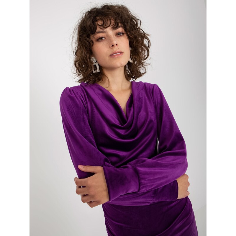 Fashionhunters RUE PARIS fialové sametové koktejlové šaty s volány
