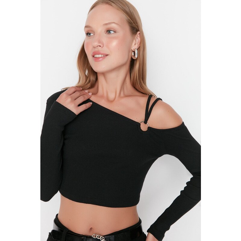 Trendyol Black Fitted Crop With Accessory Detail Piping, Flexible Knitted Blouse with Crop