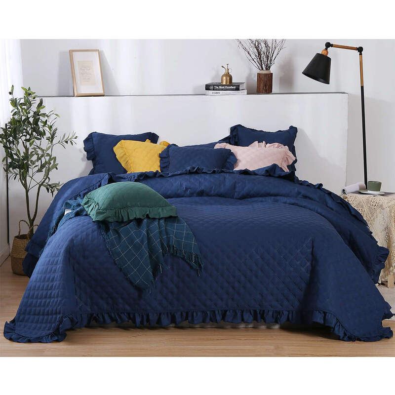 Edoti Quilted bedspread Ruffy A545