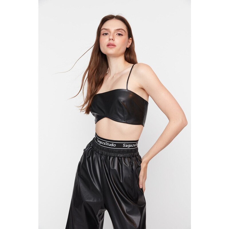 Trendyol X Sagaza Studio černý kožený bustier