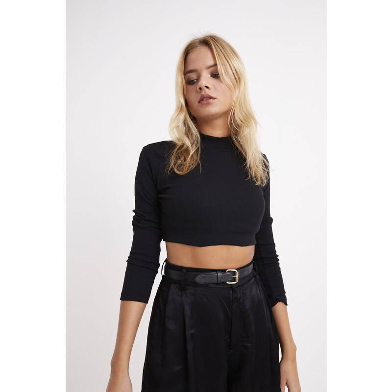 Cool & Sexy Women's Black Half Turtleneck Crop Top CG113