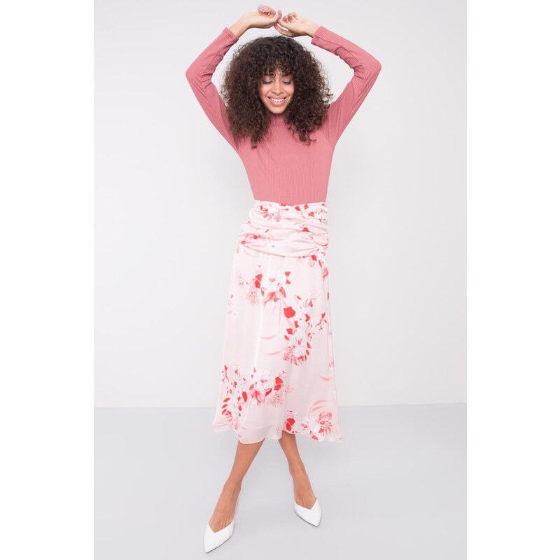 Fashionhunters Světle růžová květinová sukně BSL