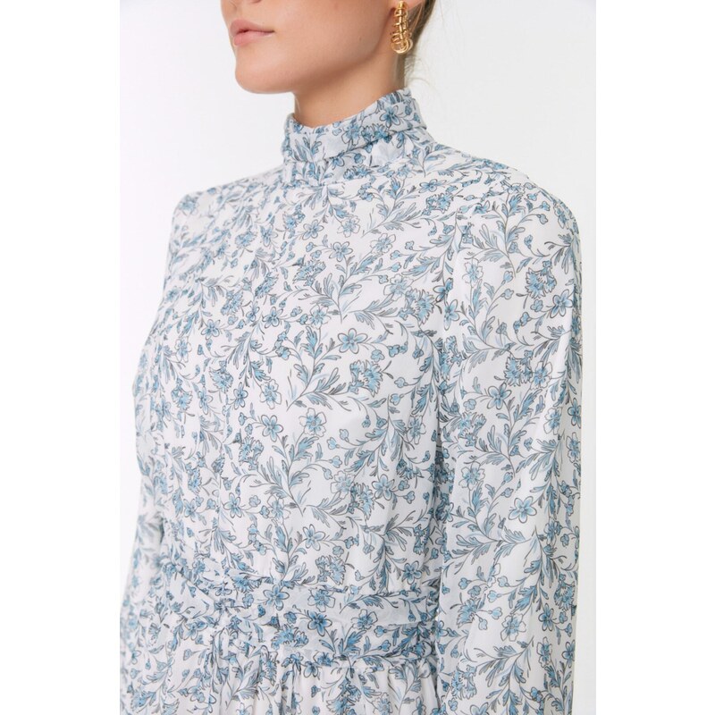 Trendyol modré květinové vysoký límec v pase s detailním lemovaným šifonem tkané šaty