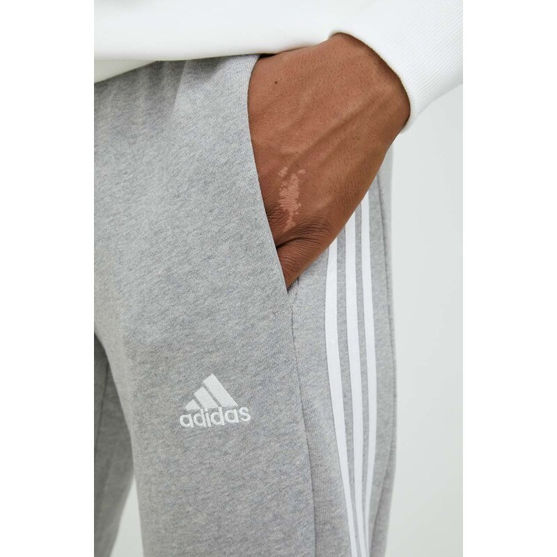 Bavlněné tepláky adidas šedá barva, s aplikací, IC9407