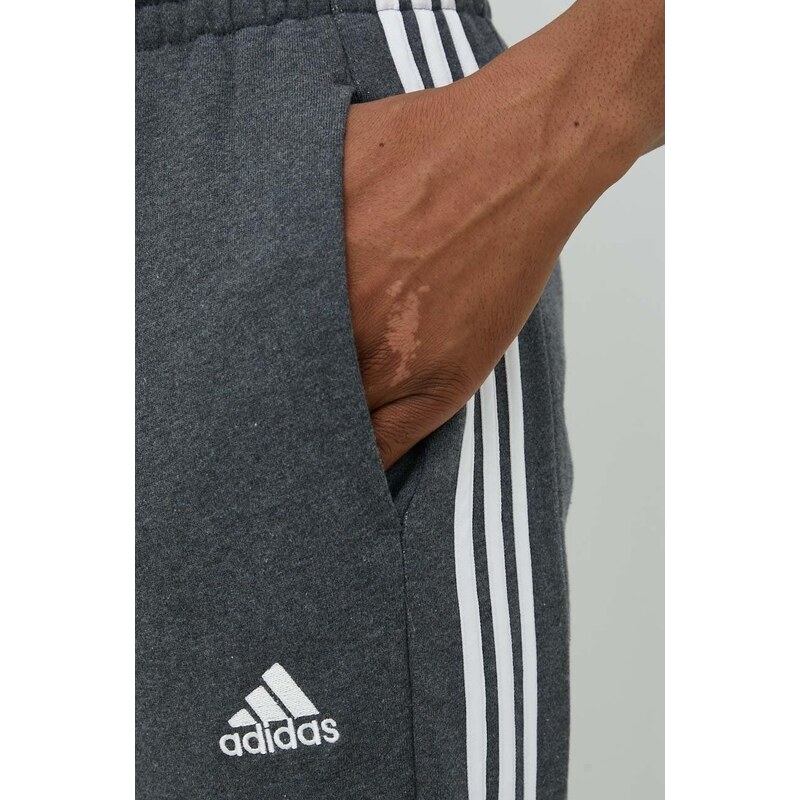 Bavlněné tepláky adidas šedá barva, s aplikací, IC9408
