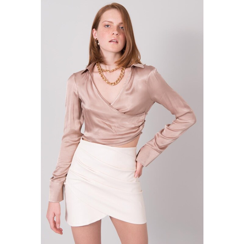 Fashionhunters Béžová halenka s límečkem BSL