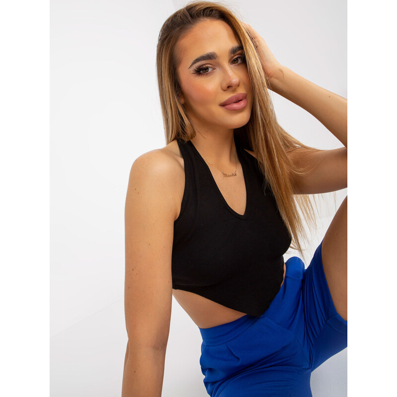 Fashionhunters Černý vypasovaný crop top basic v proužcích RUE PARIS