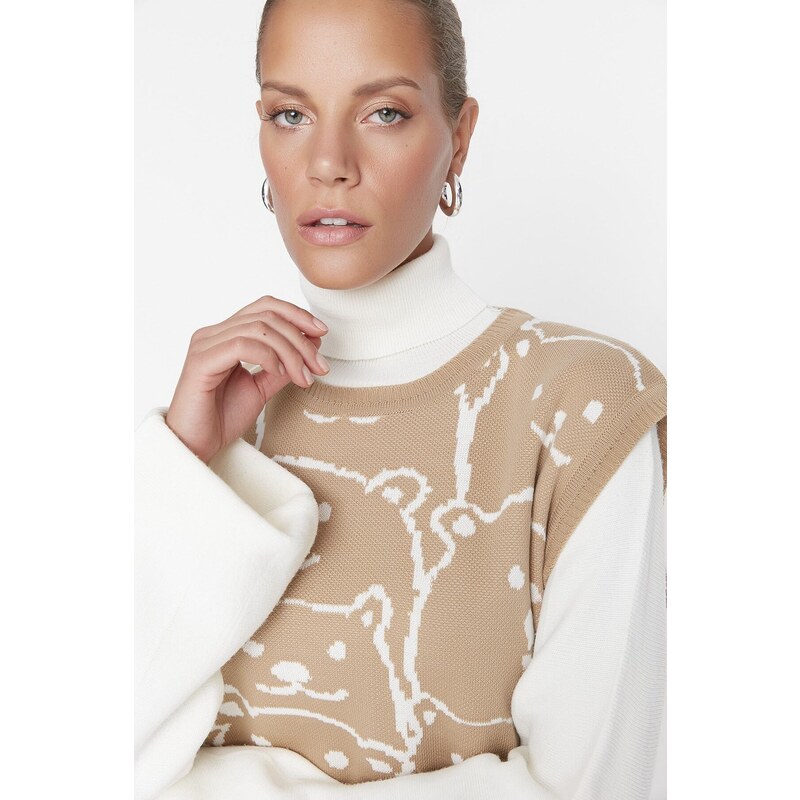 Trendyol Camel Teddy Bear Patterned Crew Neck Knitwear Sweater