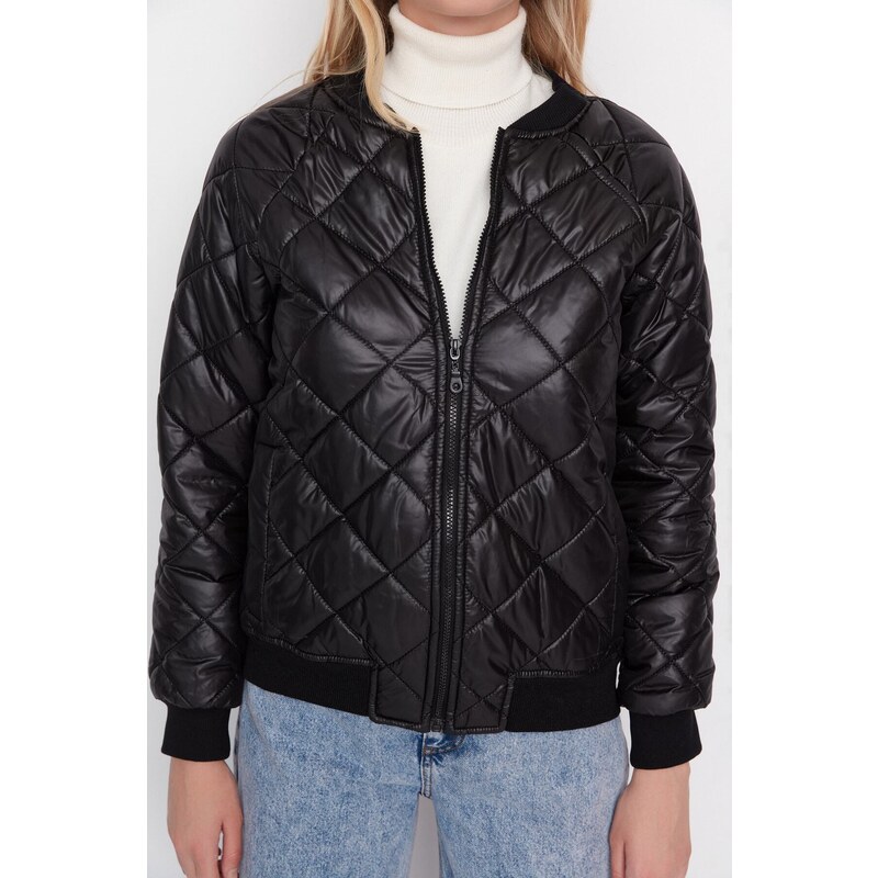 Péřová bunda Trendyol Black Bomber