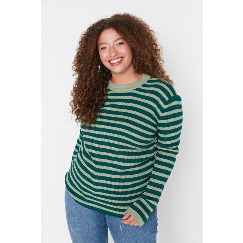 Trendyol Curve zelený pruhovaný pletený svetr s kulatým výstřihem