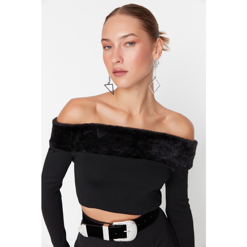 Trendyol Plush Detailed Crop Blouse in Black