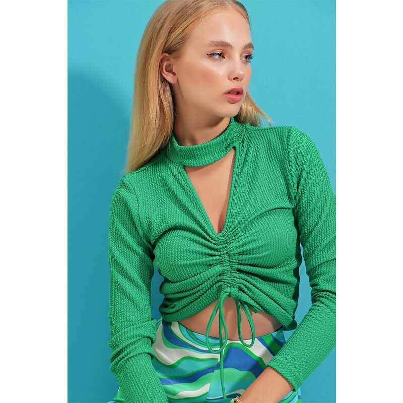 Trend Alaçatı Stili Dámská zelená halenka s vysokým límcem a