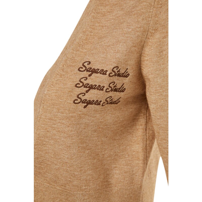 Trendyol X Sagaza Studio Světle hnědá výšivka Detailní pletený svetr