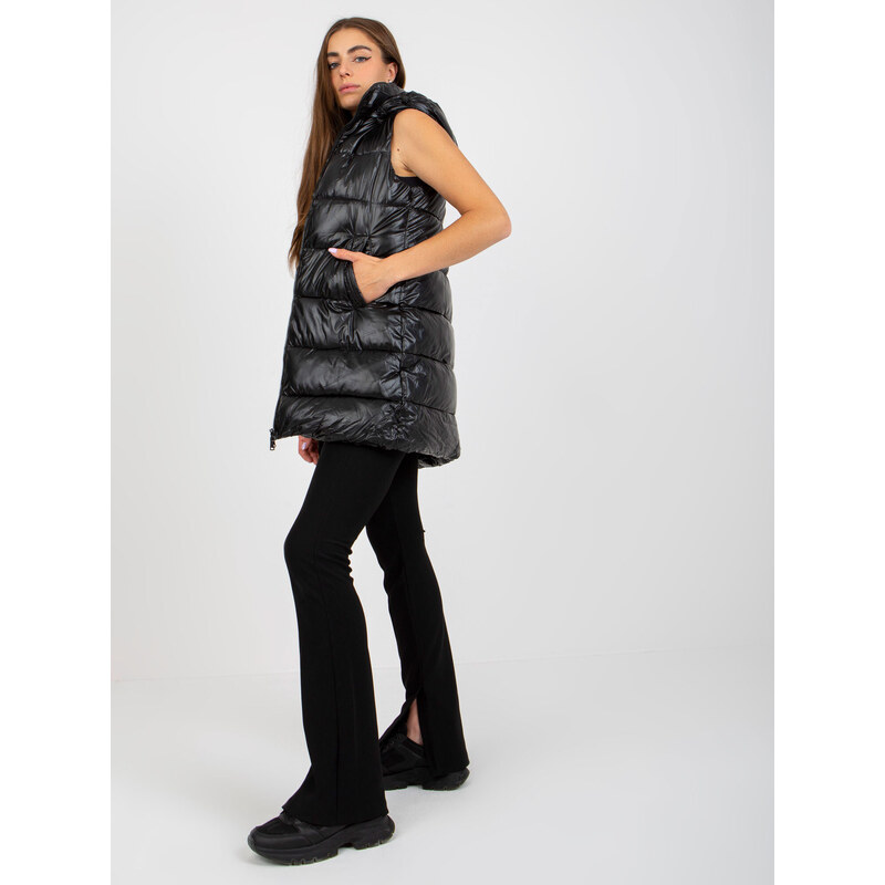 Fashionhunters Černá lakovaná péřová vesta s kapucí