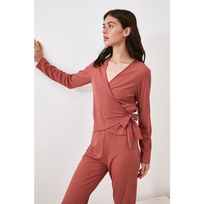 Trendyol Dry Rose Double Breasted Knitted Pajamas Set