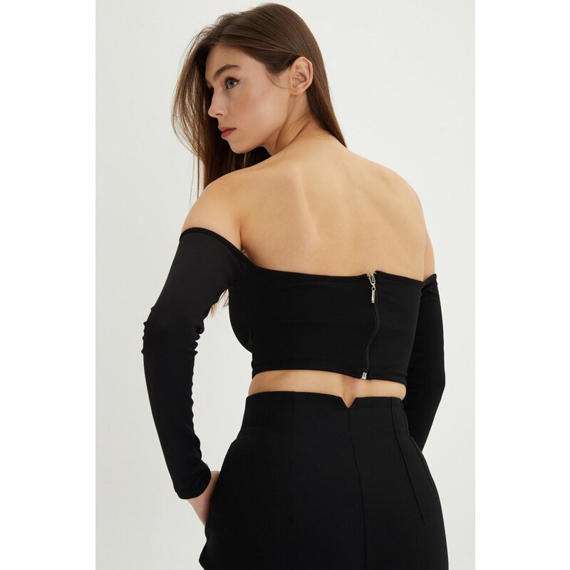 Cool & Sexy Women's Black Zipper Back Crop Blouse B518