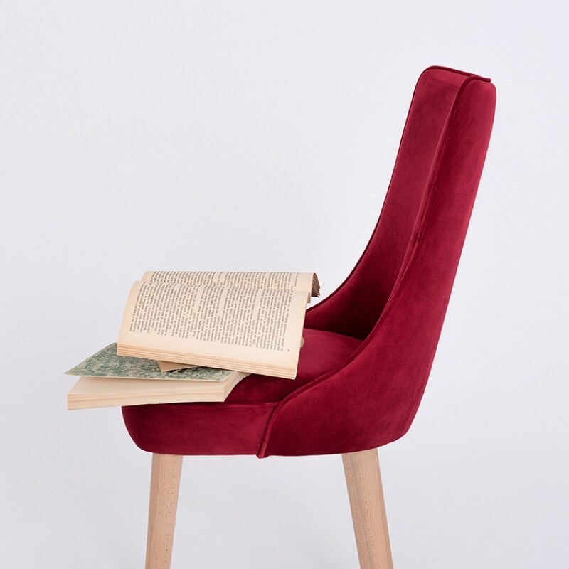 Nordic Design Červená sametová jídelní židle Kika