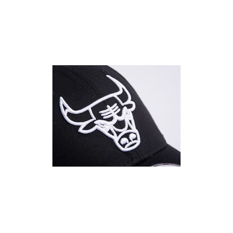 Kšiltovka New Era 9FORTY NBA Essential outline Chicago Bulls Strapback Black