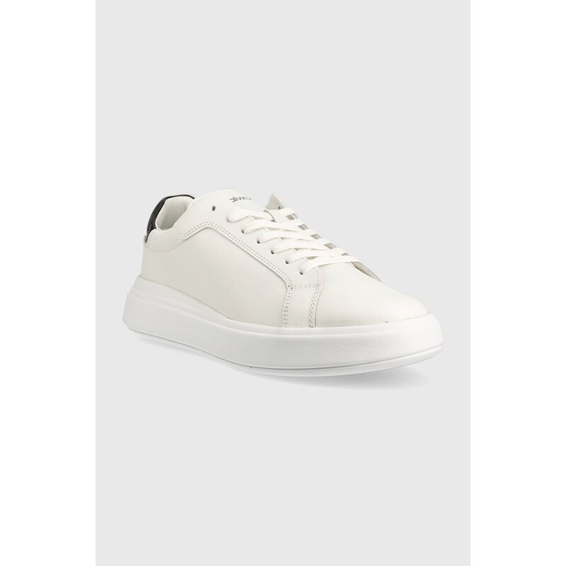 Kožené sneakers boty Calvin Klein LOW TOP LACE UP LTH bílá barva, HM0HM01016