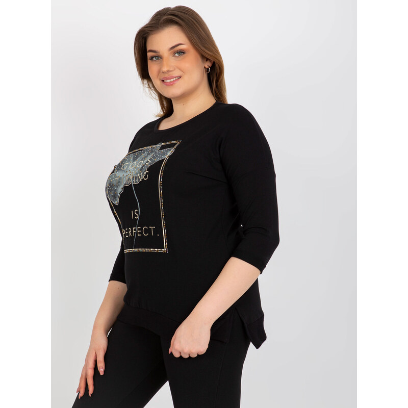 Fashionhunters Černá plus size halenka s aplikací a nápisem