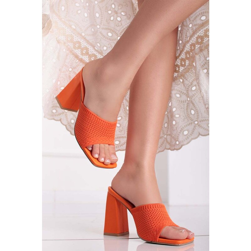 Givana Oranžové pantofle na hrubém podpatku Dalla