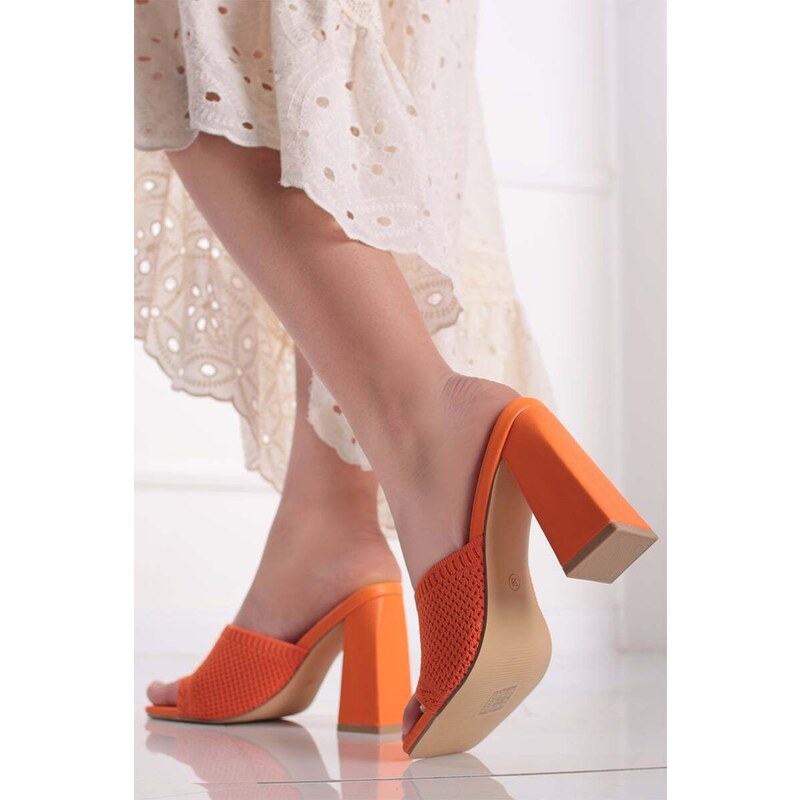 Givana Oranžové pantofle na hrubém podpatku Dalla