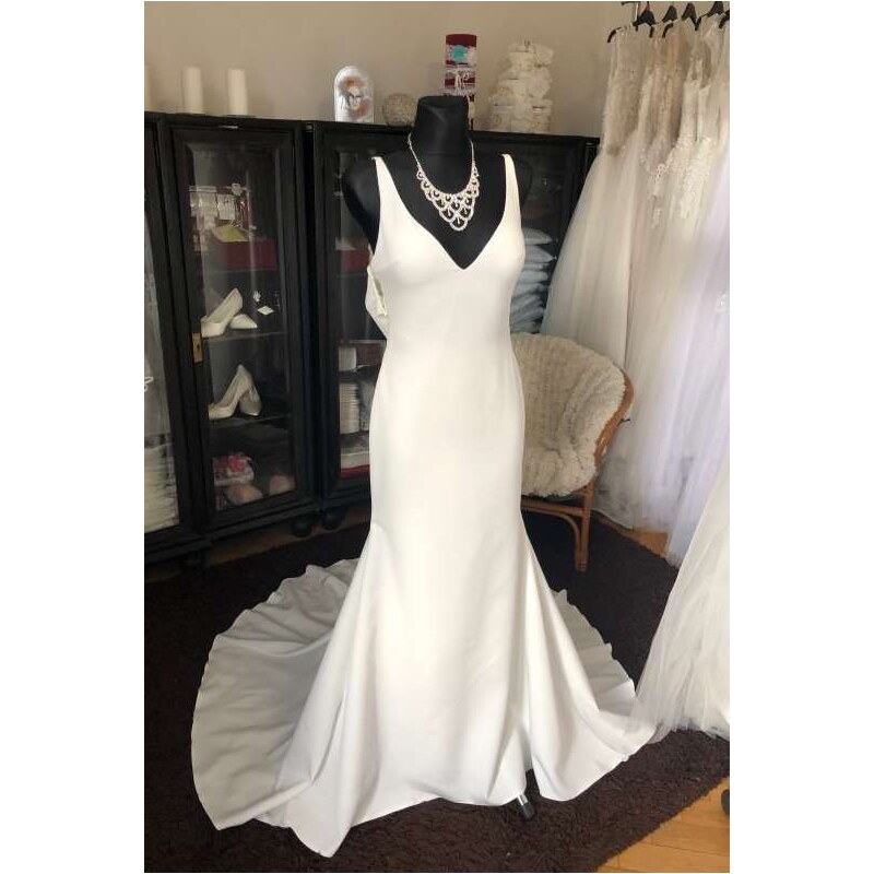 upnuté krémové svatební šaty Silvia