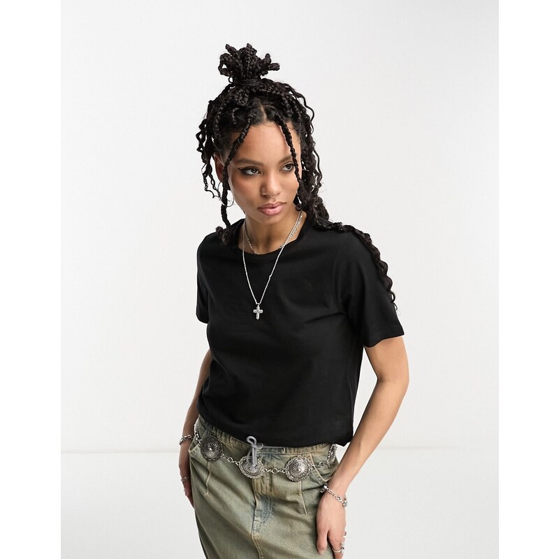 ONLY crew neck t-shirt in black
