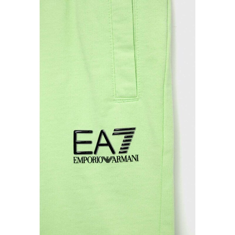 Dětské bavlněné šortky EA7 Emporio Armani zelená barva