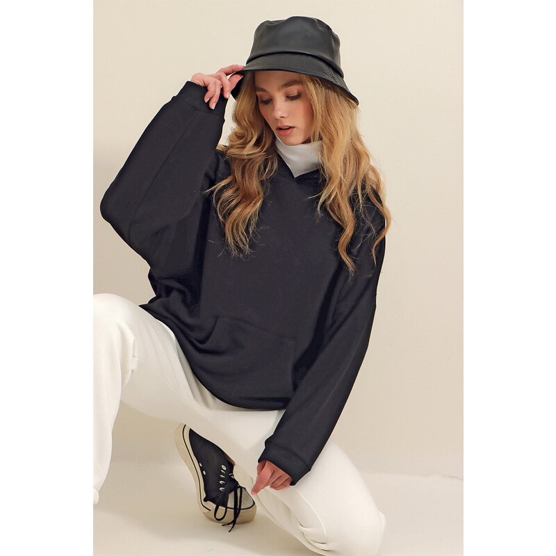 Trend Alaçatı Stili Women's Black Hoodie with Kangaroo Pocket 3-Thread Thick Sweatshirt