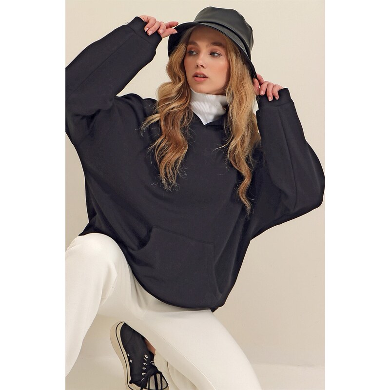 Trend Alaçatı Stili Women's Black Hoodie with Kangaroo Pocket 3-Thread Thick Sweatshirt